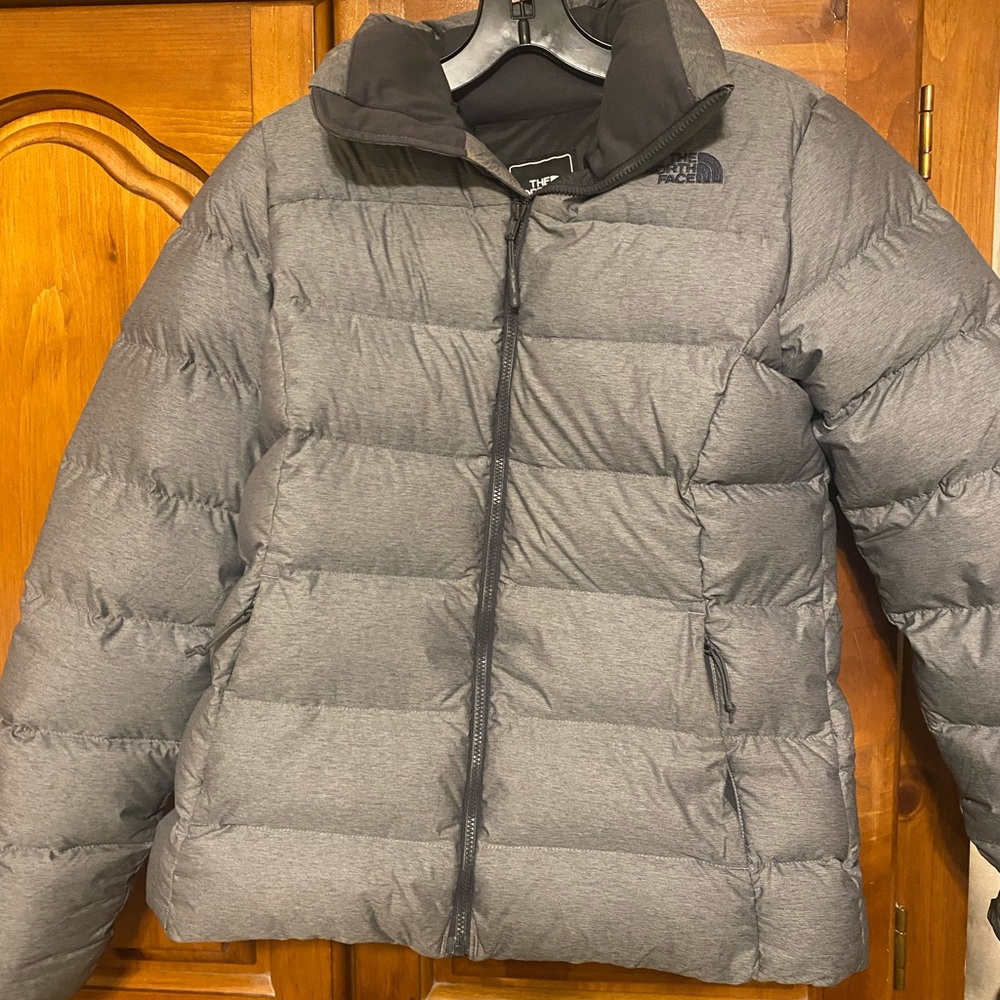 Women’s north face grey jacket new